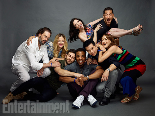 grimm-cast-comic-con-2016-grimm-39790320-500-375
